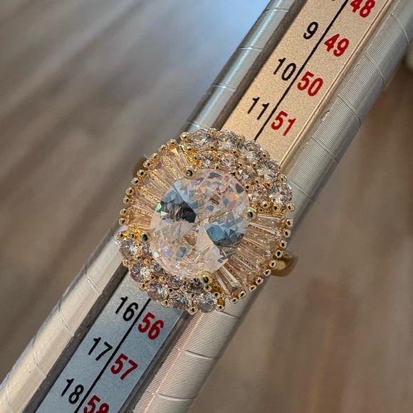 💎 Yellow gold tone ring - Picture 2 of 4